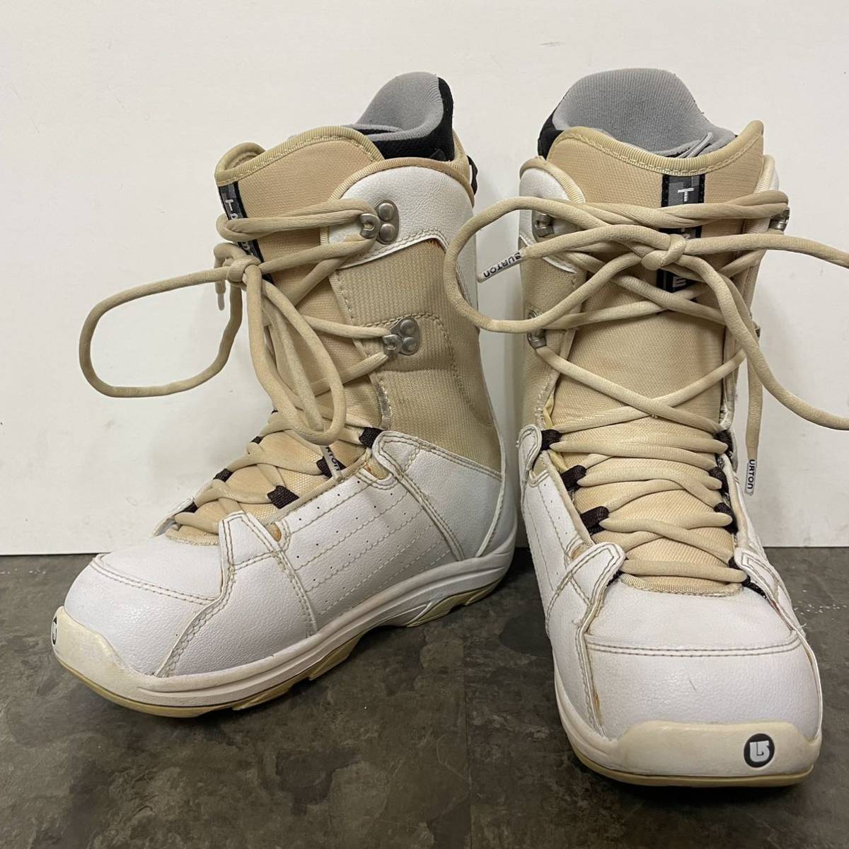 ☆BURTON TRIBUTE 24cm ウーメンズ レディース ブーツ スノーボードブーツ バートンスノーボード スノーボード ブーツ バートン 24cm
