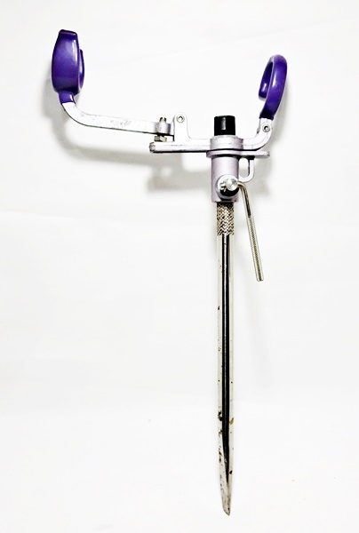 人気SALE，格安 ピトン ロッドホルダー 竿掛け 竿受け 底物 磯釣り 石鯛 クチジロ クエ アラ タマン フエフキ ヒラマサ 巨鯉(竿受け)｜売買されたオークション情報、yahooの商品情報をアーカイブ公開 - オー 竿受け