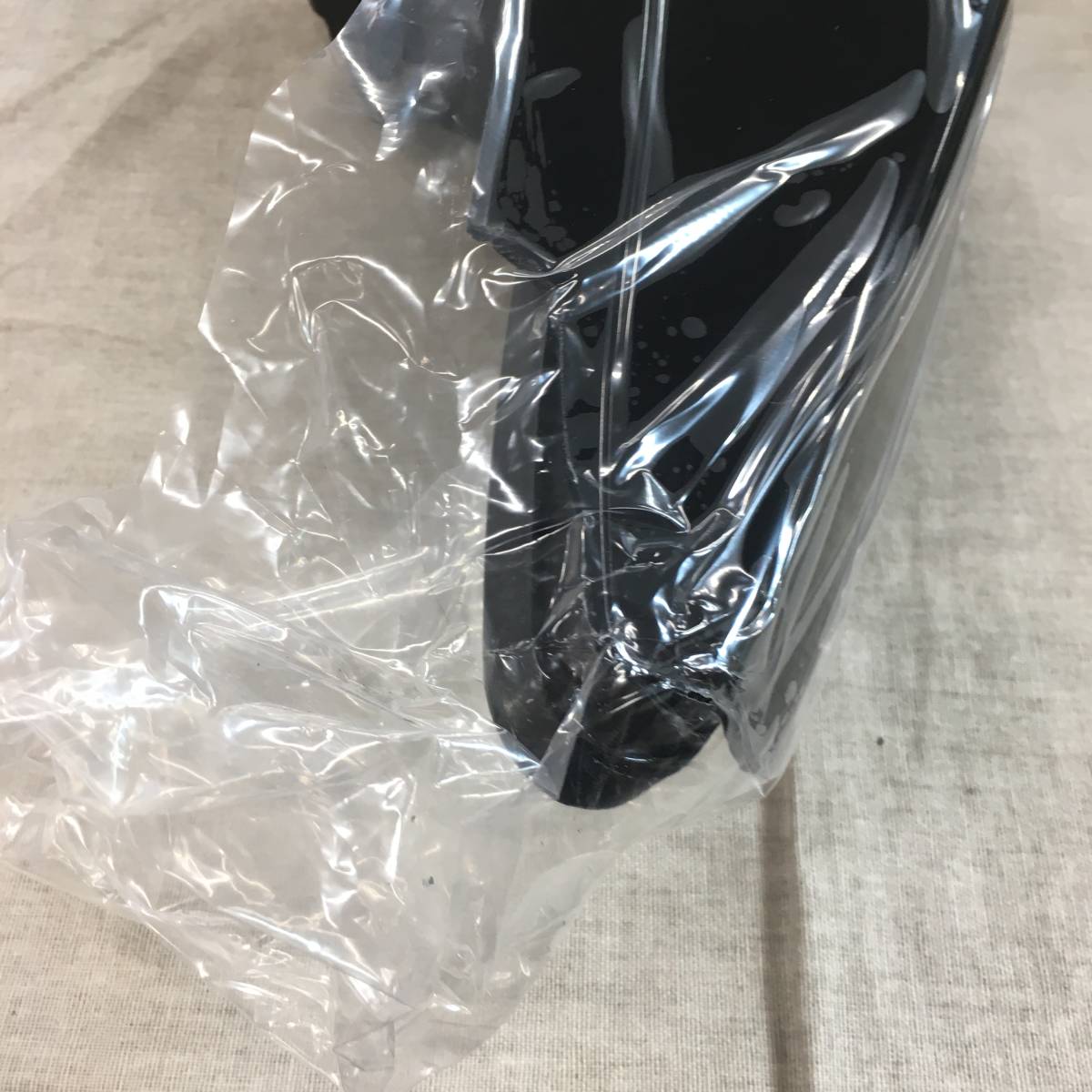 未使用品 訳あり AVEST フルLED テールランプ スモーク 適合車種 GR86 