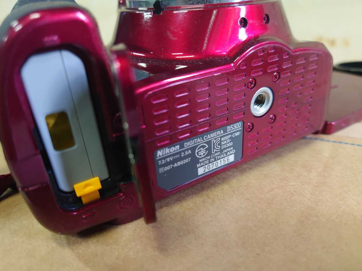 Nikon ニコン D5300 ボディ 赤 ジャンク D5300 ニコン ボディ 撮影でき