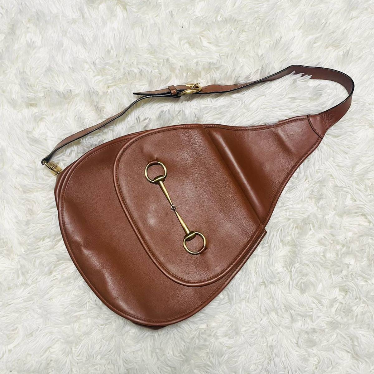 GUCCI グッチ ワンショルダーバッグ ボディバッグ ホースビット 金具 レザー カーフ レザー 斜め掛け シリアル番号あり レザー 金具 人気　