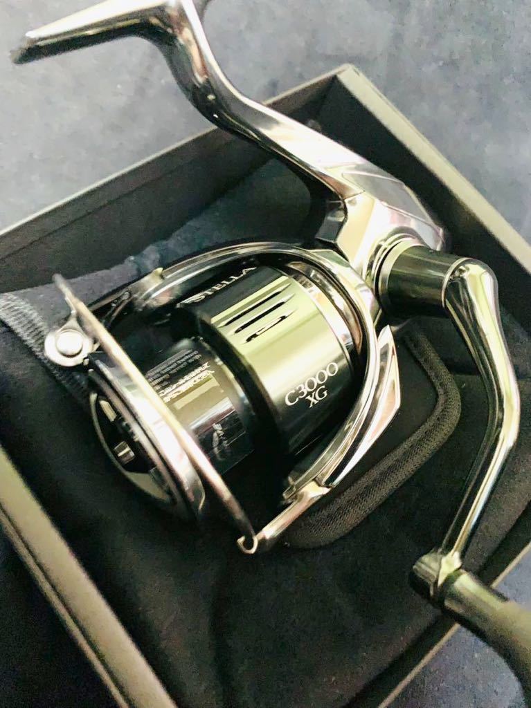 シマノ　22ステラ　C3000XG 未使用　箱・備品完備