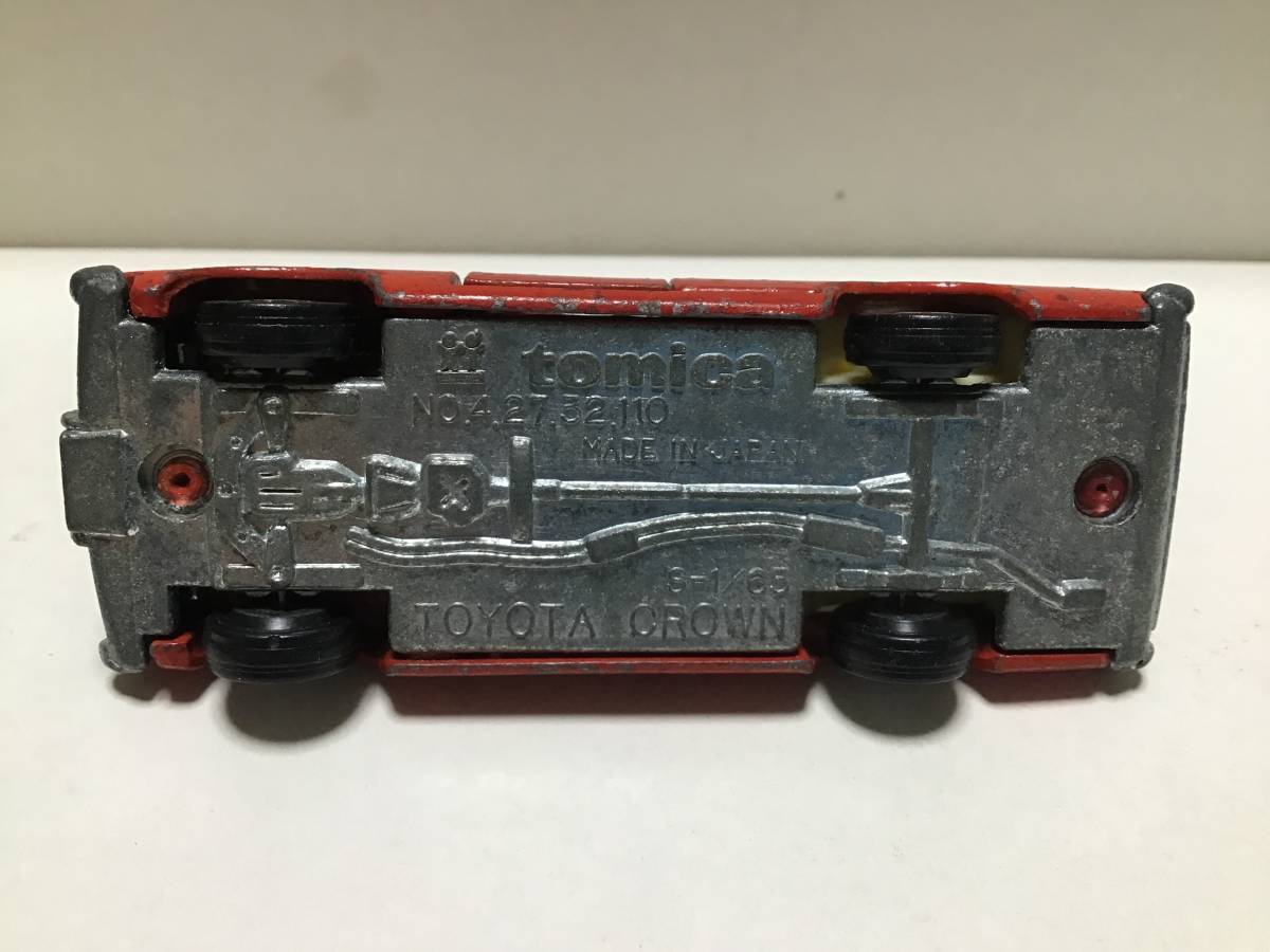 トミカ 黒箱 32 トヨタ クラウン 2600 ロイヤルサルーン 日本製 高島屋 
