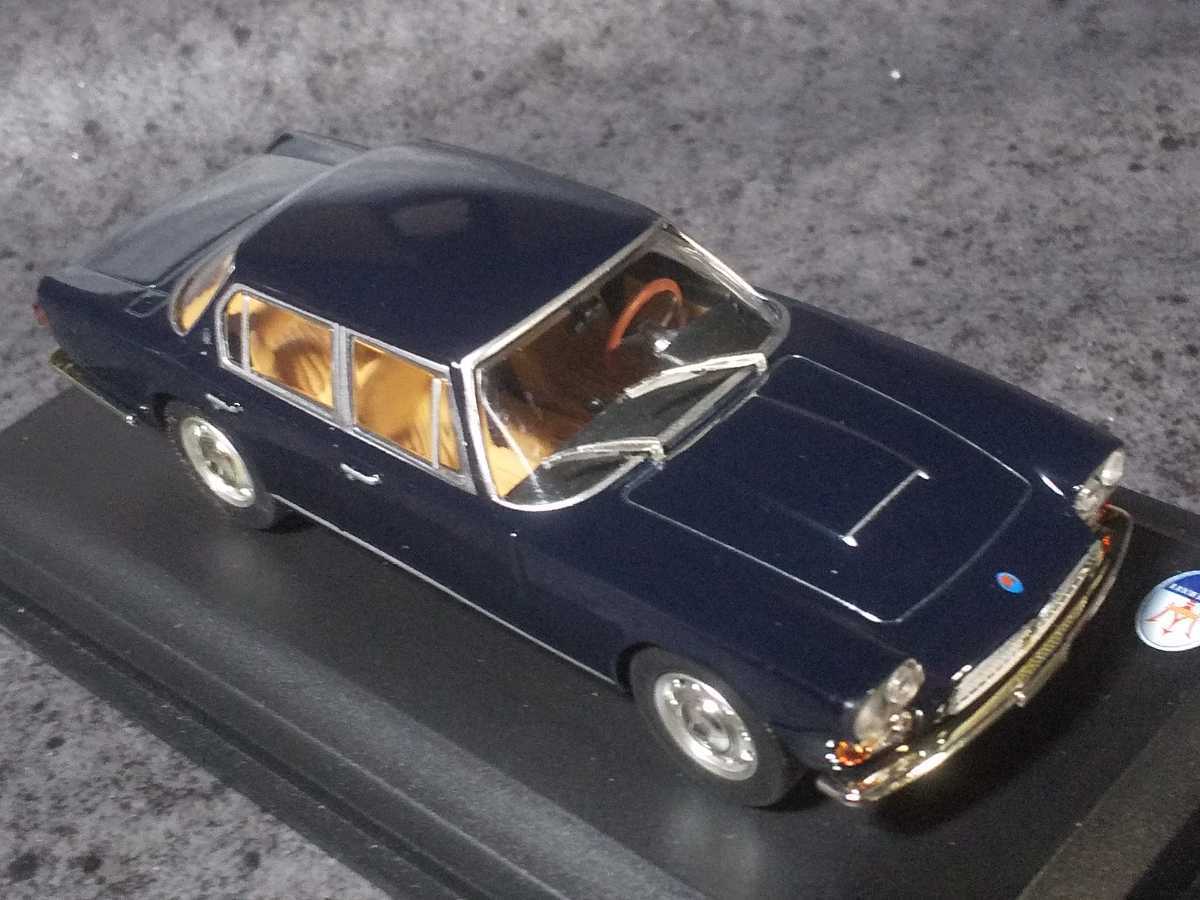 WHITEBOX 1/43 MASERATI Quattroporte GTS マセラティ クアトロポルテ