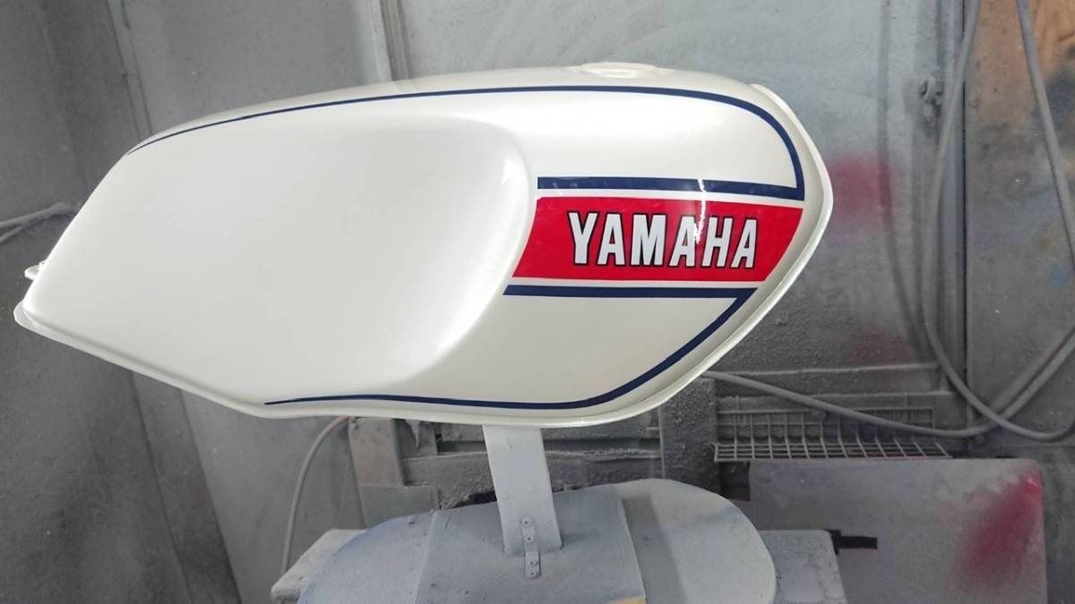 お手持ちのRZ250外装一式の凹みサビを取り鈑金と塗装を致します♪ 鈑金塗装作業のみの出品になりますのでご注意下さい