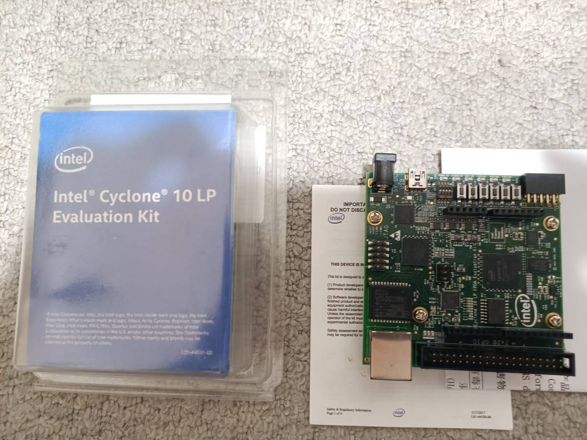 Intel Cyclone 10 LP FPGA 評価キット ( 10CL025YU256I7G / 25K LEs