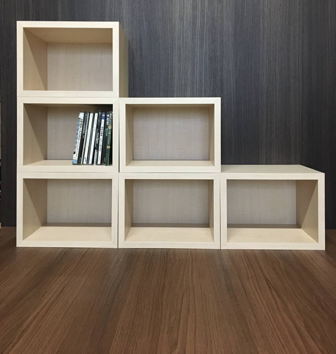 日本製　小分けが出来る収納ボックス6個クリーム色　手作り収納箱　CD/DVD/コミック本/3DSソフト/スイッチゲームソフトが入ります。小物棚