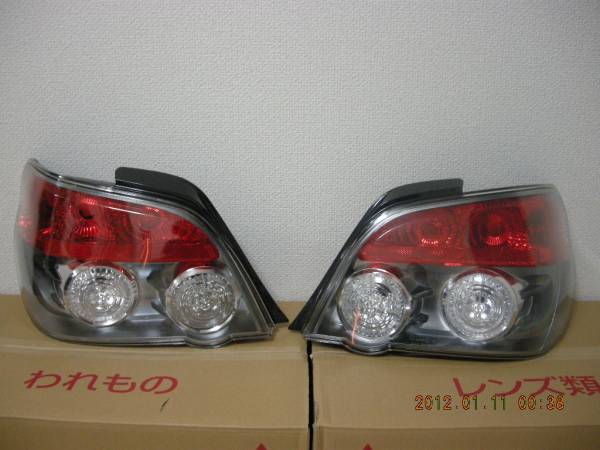 新品北米スバル純正GDBインプレッサSTI後期F型左右テールランプ