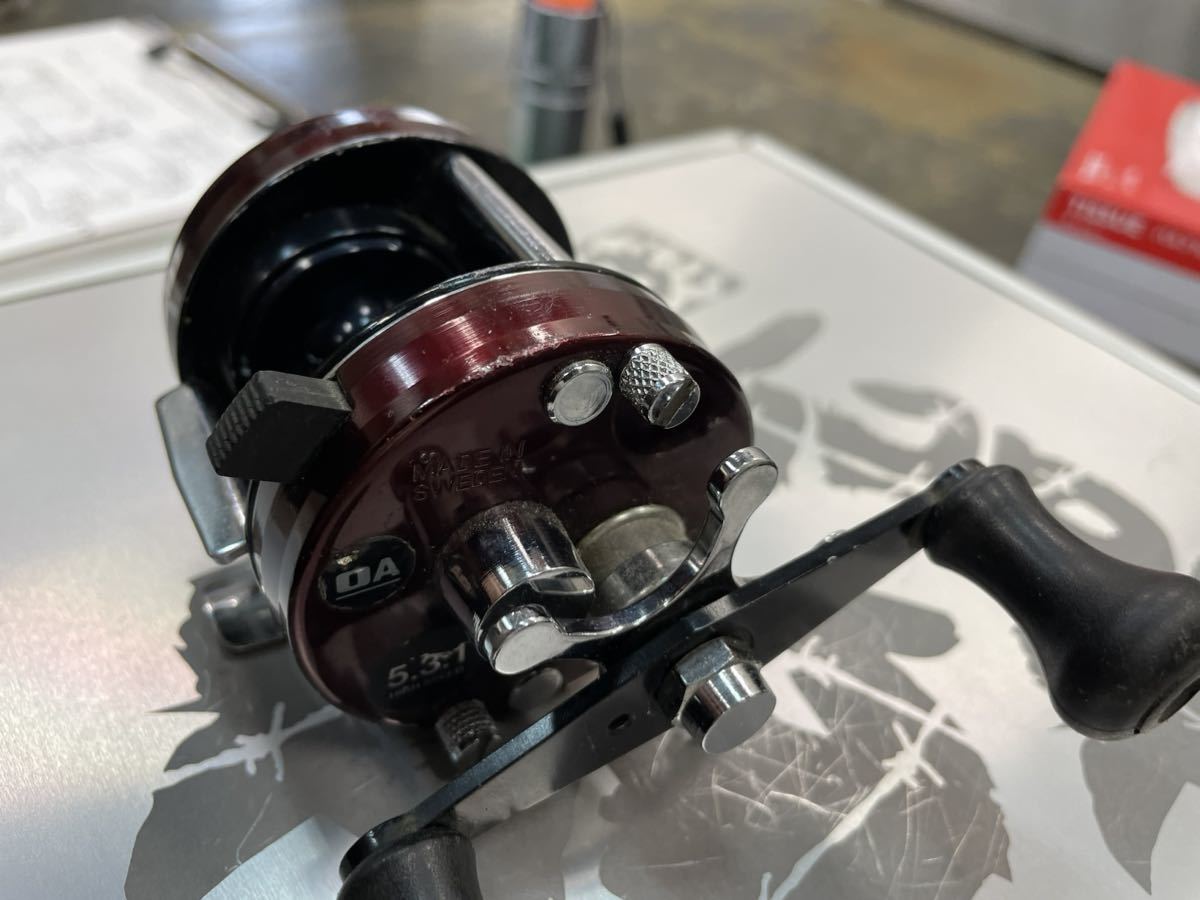 ABU アブ　1500C バーガンディ　ヴィンテージリール ABU アブ 1500C バーガンディ ヴィンテージリール ABU アブ 1500C