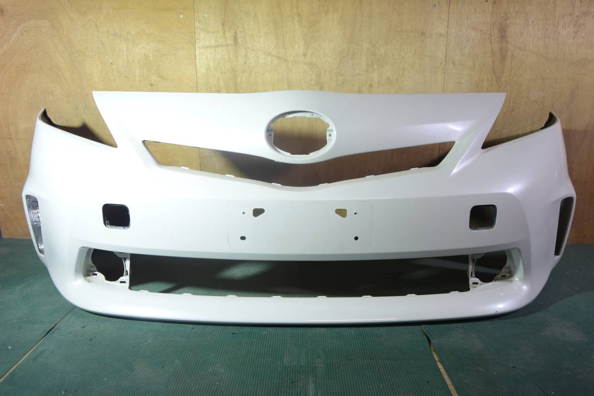 15042　ZVW40 前期 プリウスα　フロントバンパー　070 パール　52119-47240