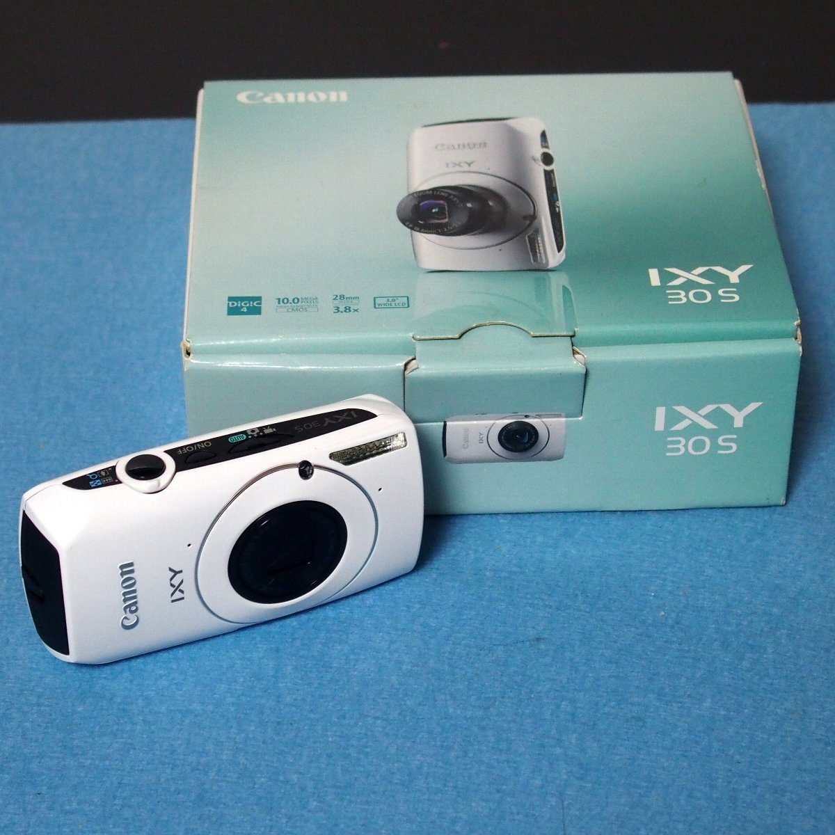CANON IXY30S ホワイト　ほぼ未使用