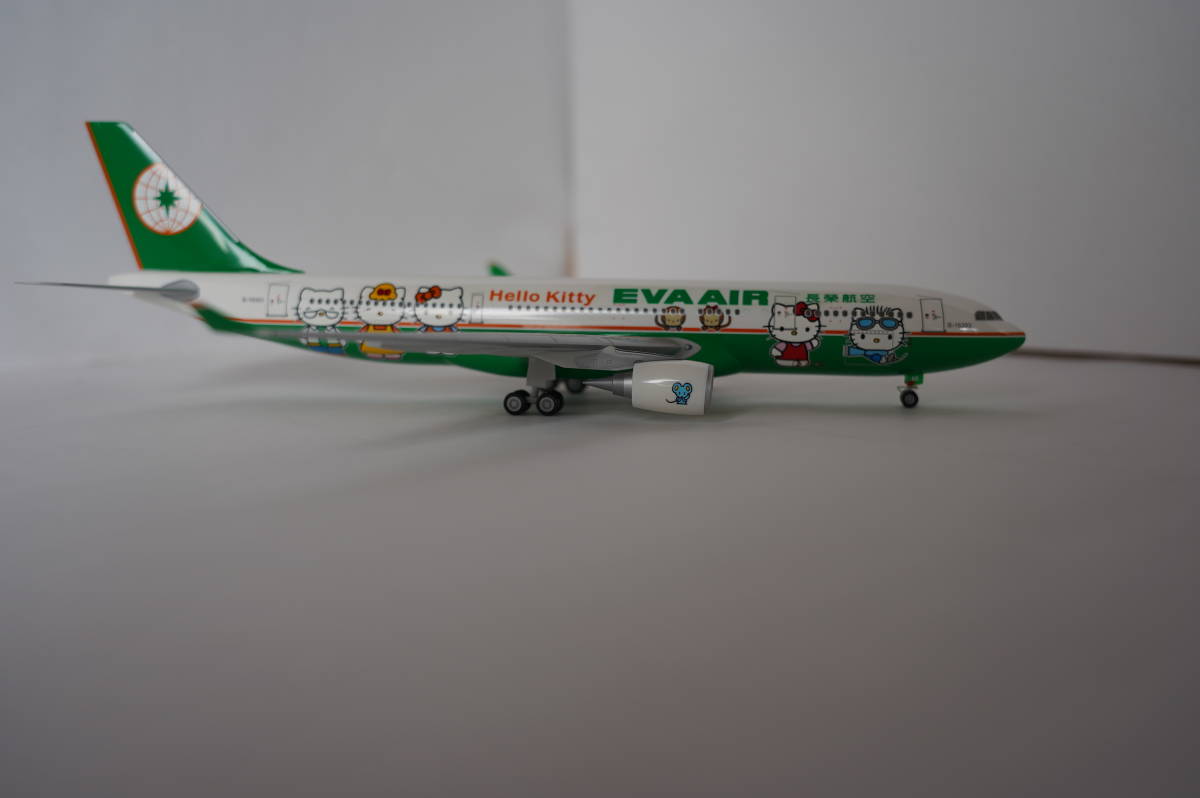 エバー航空 EVA 1⁄200 AIR エアバスA330-300 ハローキティ A330-300 1⁄