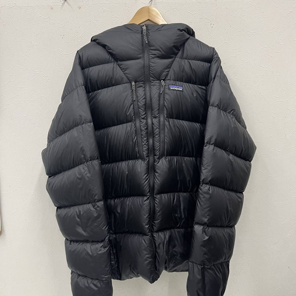 Patagoniaパタゴニアフィッツロイ・ダウン・フーディ ネイビー L