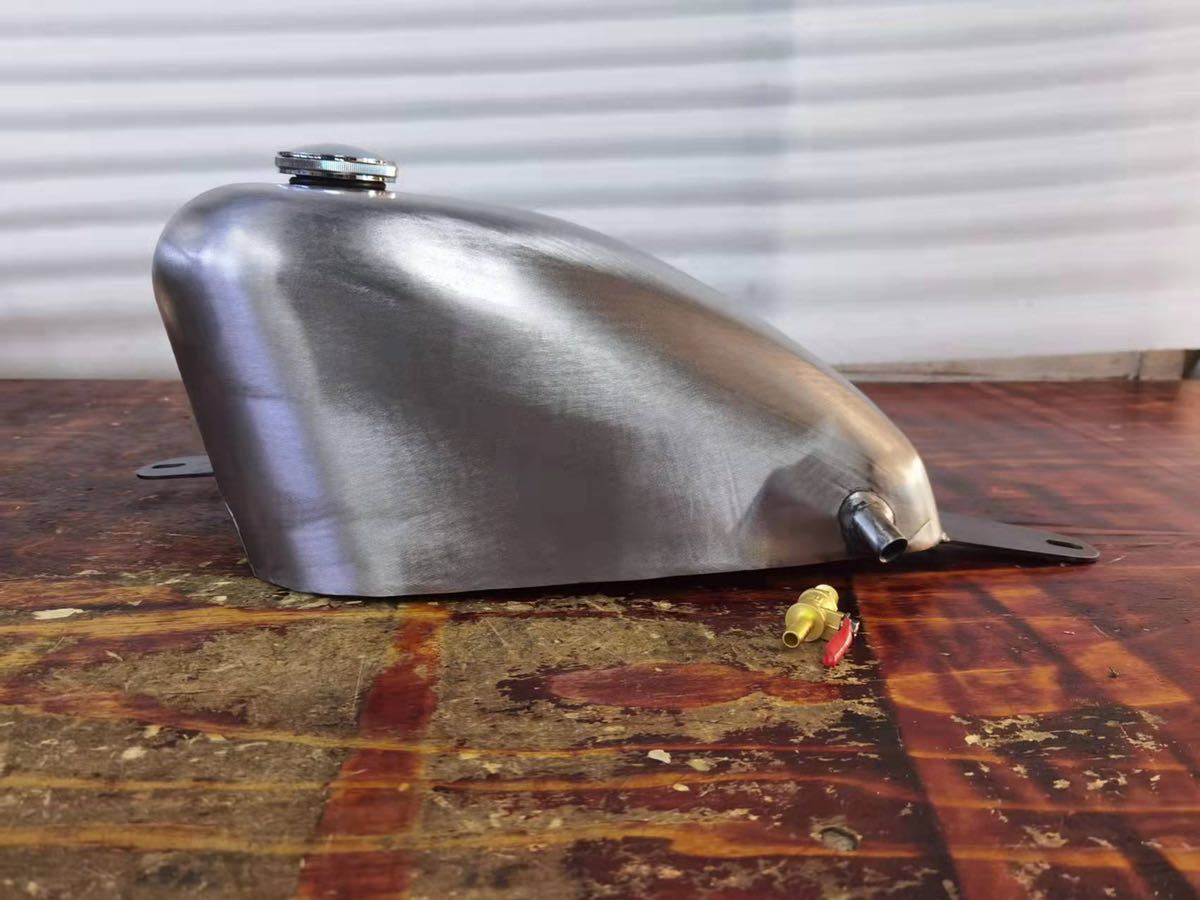 74番　タンク製作工房　HONDA STEED 400&600&VLS スポーツスタータンク　キャップ　コック付き　7L