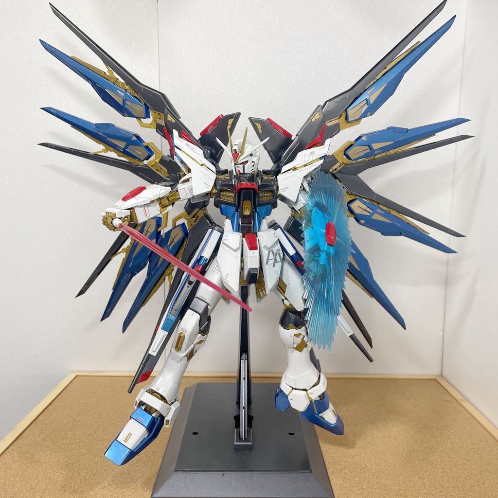 □PG 1/60 ストライクフリーダムガンダム 塗装済み完成品□(完成品