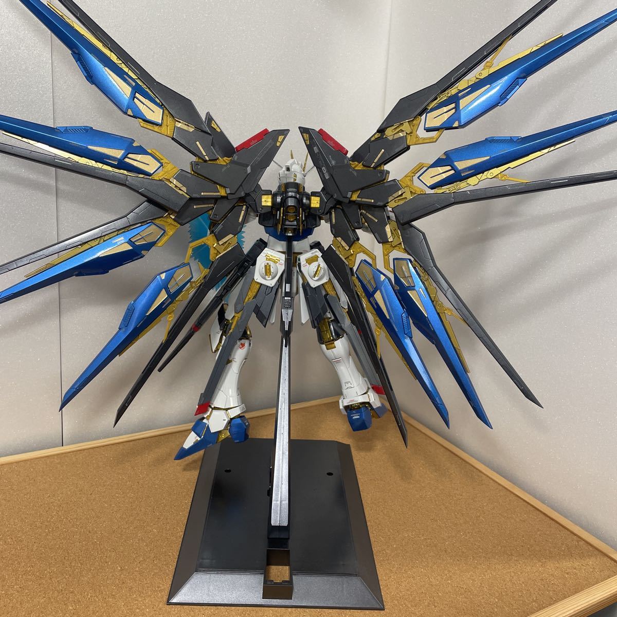□PG 1/60 ストライクフリーダムガンダム 塗装済み完成品□(完成品