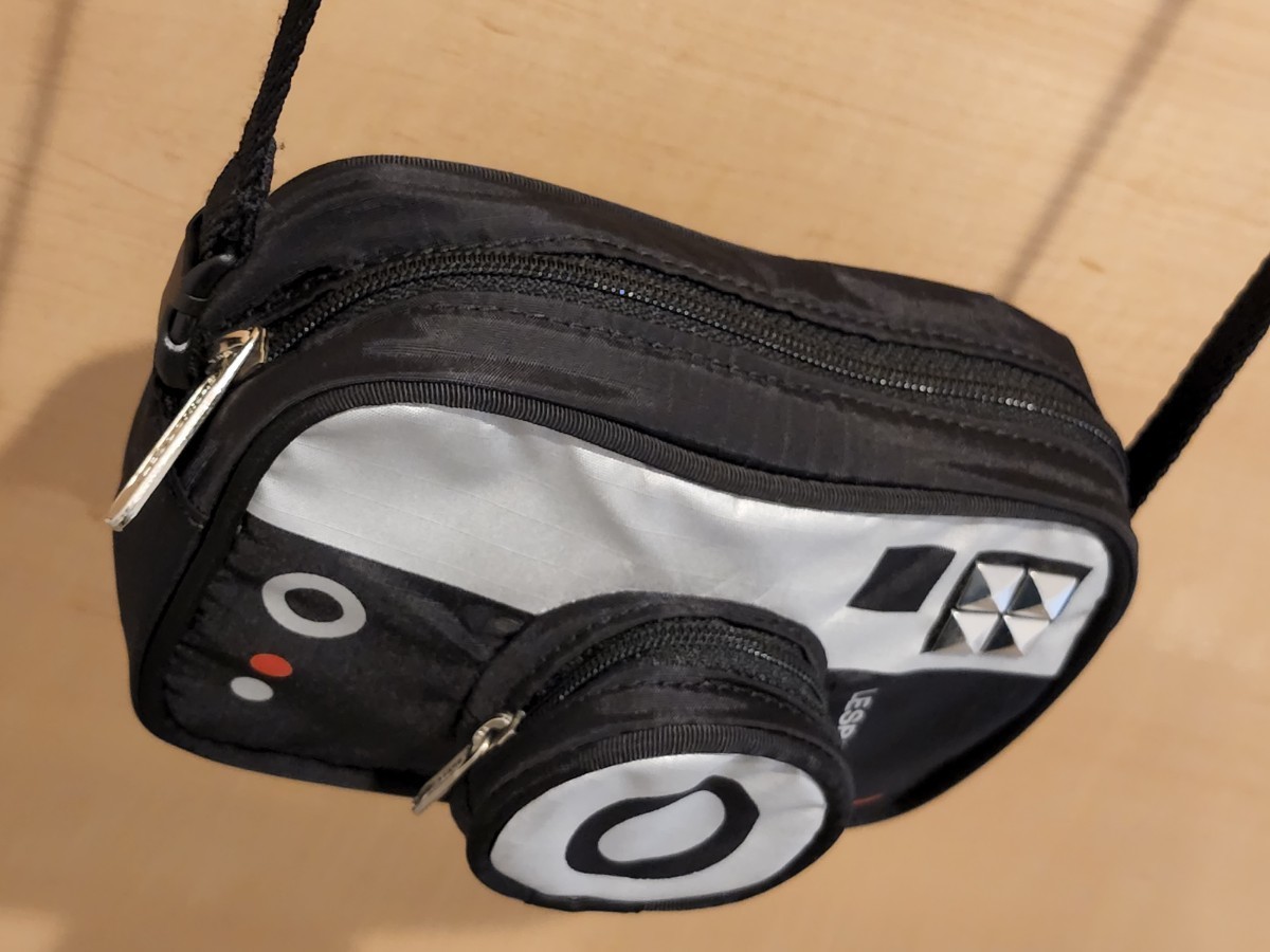 レスポートサックLeSportsacカメラ型ショルダーバッグポーチ黒美品 