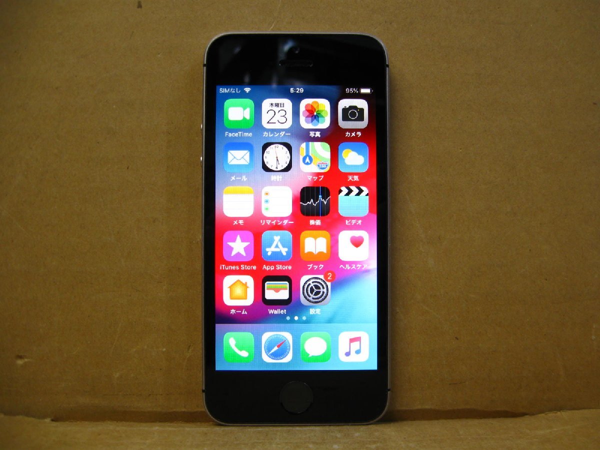 ▽apple MLLN2J/A iPhone SE 16GB スペースグレイ 中古 au KDDI 〇判定 SIMロックあり iOS12.2 A1723