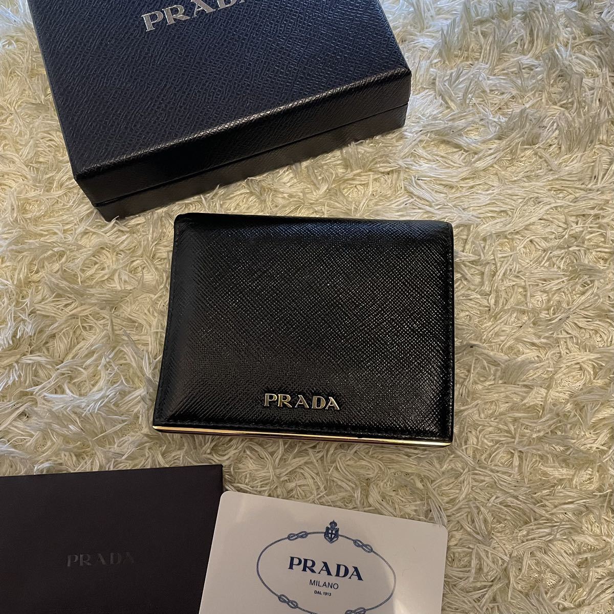 良品PRADA プラダ 折り財布 サフィアーノレザー ロゴ金具 ゴールド
