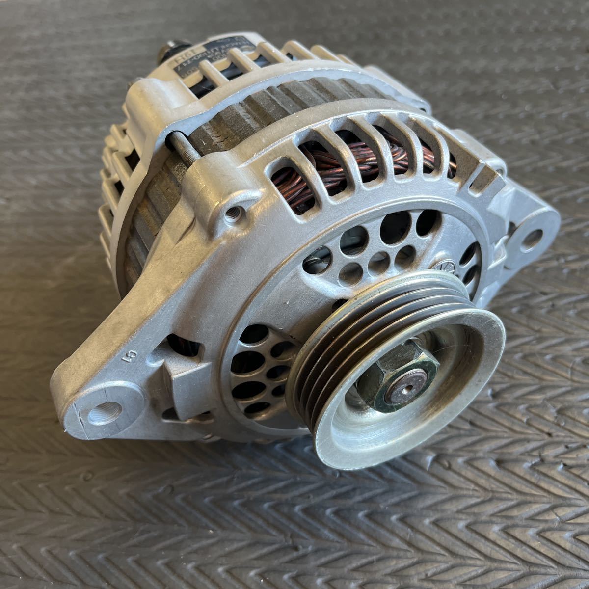 オルタネーター ダイナモ リビルト品 日産23100 0P507 日立LR190-717