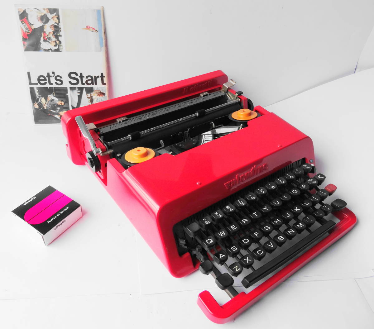 バレンタインオリベッティ タイプライターOlivetti Valentine 美術品