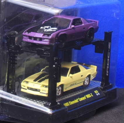 1/64 M2マシーン 1985 Chevrolet カマロ Camaro IROC-Z Royal Plum
