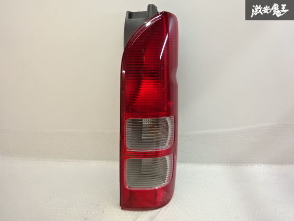 トヨタ純正 200系 ハイエース 1.2.3型 テールライト テールランプ