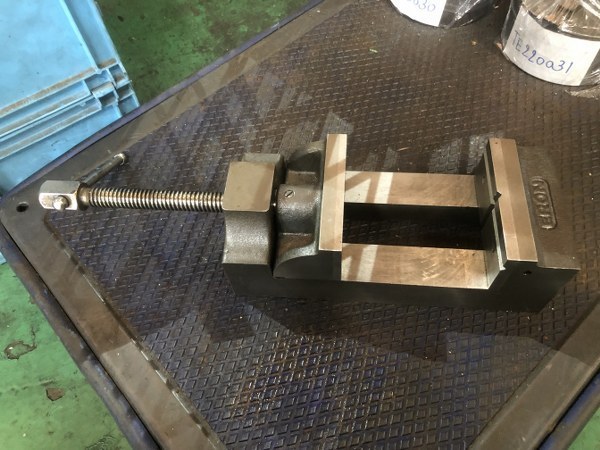 TF220035 　バイス　口幅100mm 口開き105mm