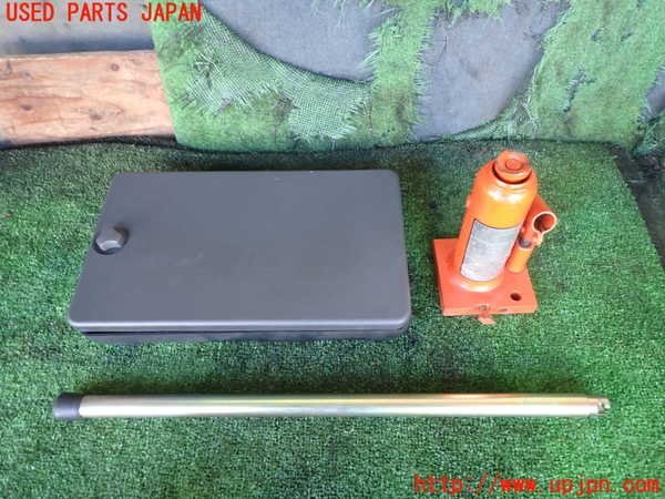 1UPJ-95977805]パジェロ(V46WG)車載工具 中古