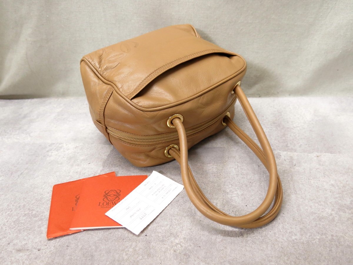 ○超美品○LOEWE ロエベ○アナグラム○ロゴ型押し○ナッパ レザー 本革 