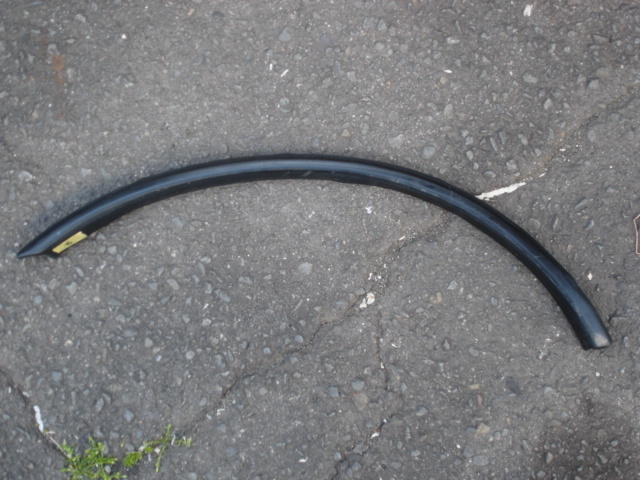 ■AE86 レビン トレノ 純正フェンダーアーチモール 右リアフェンダー用 4A-G 230411