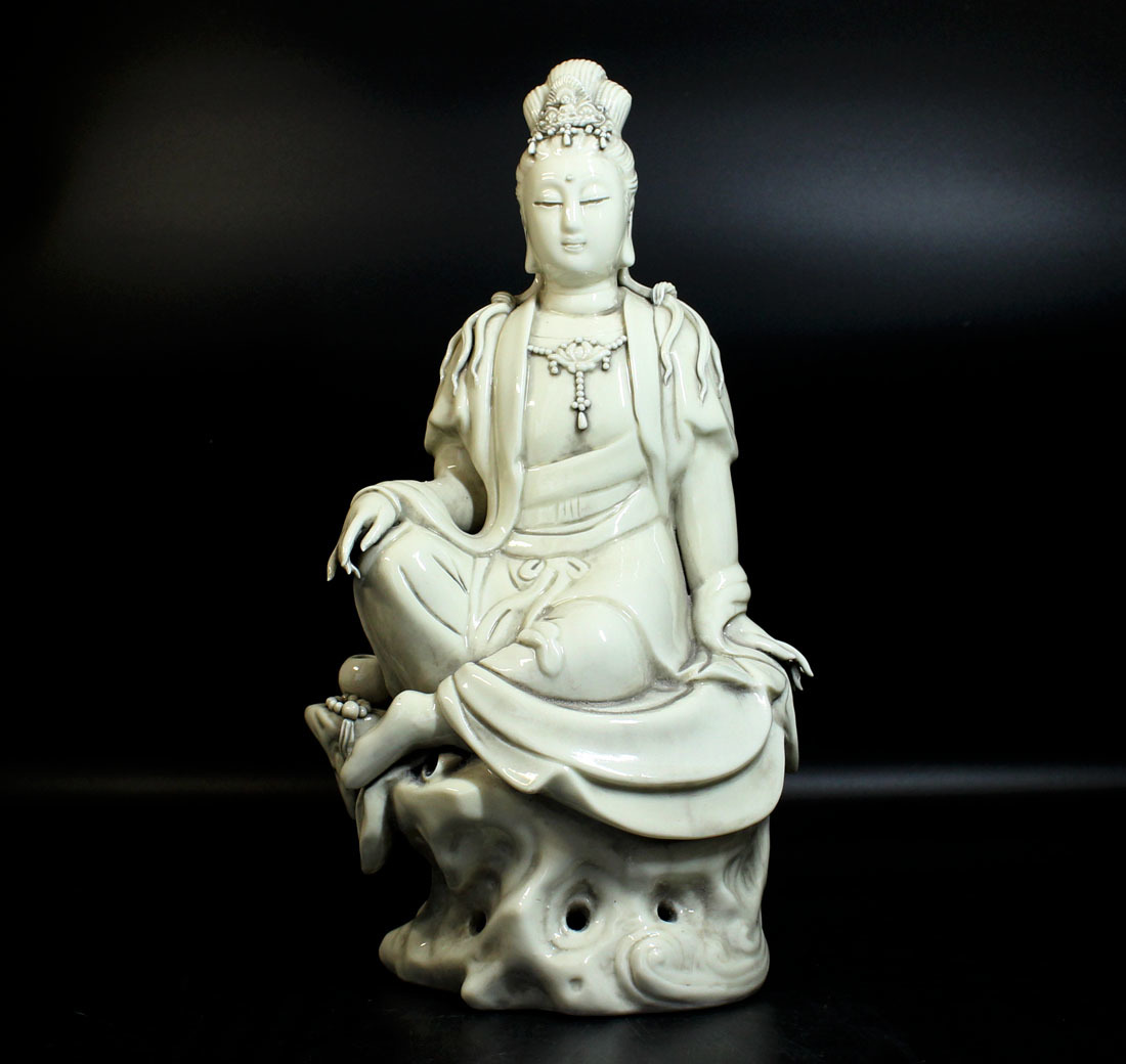 銘品　徳化窯白磁座観音像 何朝宗銘・明時代 中国古玩