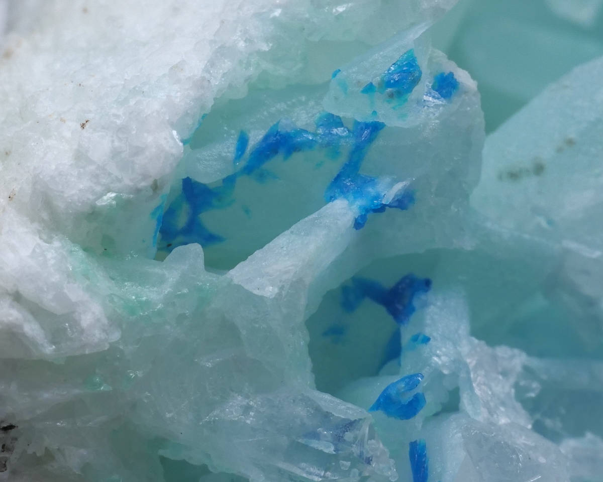 美品【鉱物 標本 ベゼリ石 異極鉱 水晶 結晶 原石】中国 雲南省 ベゼライト ヘミモルファイト クォーツ 