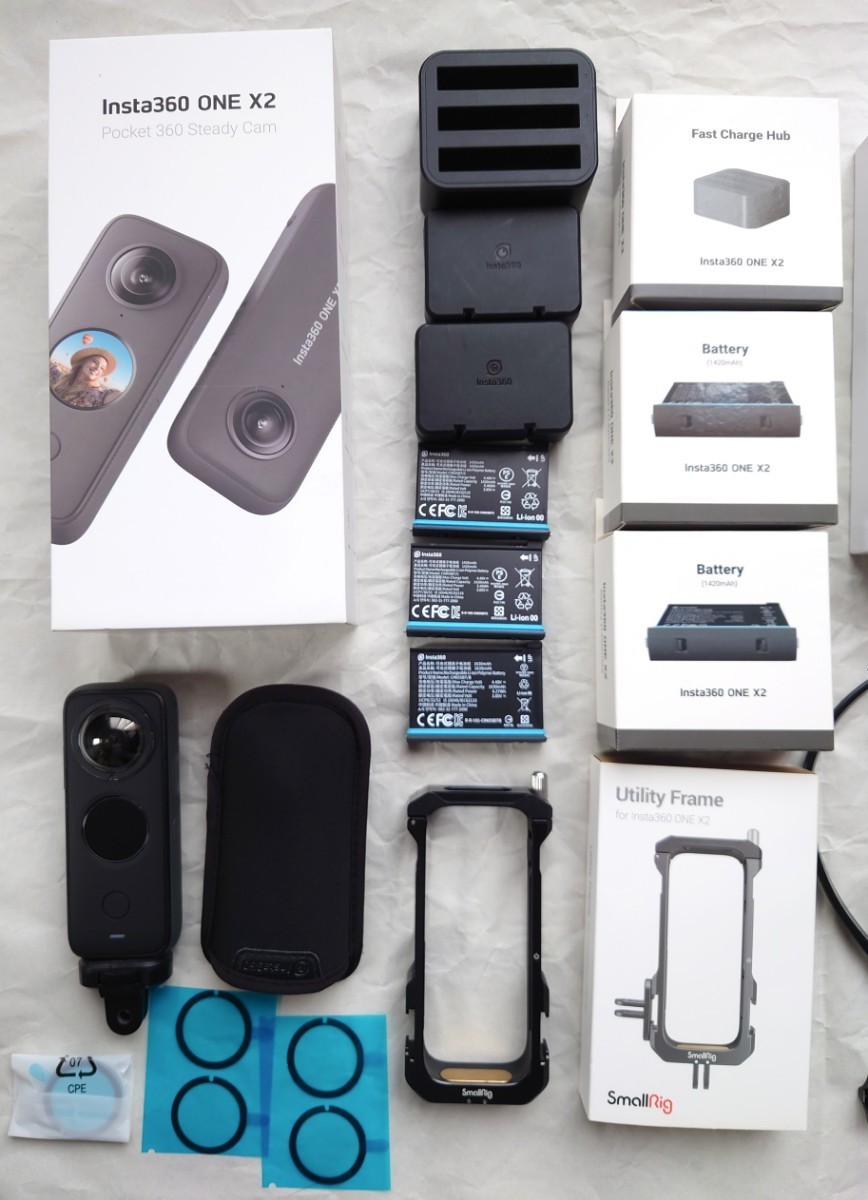 insta360 ONE X2 付属品色々セット 純正バッテリー3個 バイク insta360 ONE X2 付属品色々セット 純正バッテリー3個 バイク