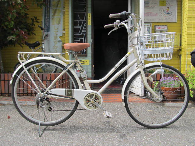 ★★　白いママチャリ　26インチ　6速　オートライト　中古（752）　千葉市引取限定【パパチャリ】