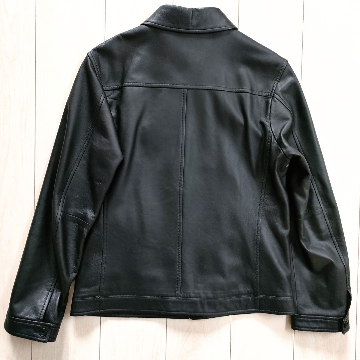 未使用級 BURBERRY バーバリー L ムートンジャケット 黒 近年モデル 未使用級 BURBERRY バーバリー L ムートンジャケット 黒 近年モデル
