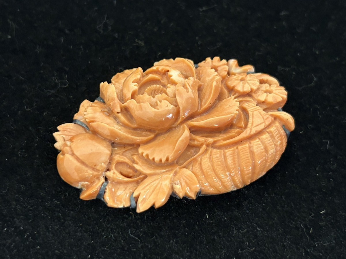 鑑別書付 A1 珊瑚 サンゴ 帯留め 総重量 32.9g 天然さんご 細密彫刻 花柄 約5.8㎝×約3.6㎝ 幅約1.2㎝ 和装小物 コーラル アンティーク
