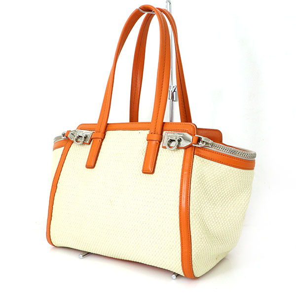 サルバトーレフェラガモ Salvatore Ferragamo オフホワイト ガンチーニ アリアナ ハンドバッグ E541【xx】【中古】4000001801602178