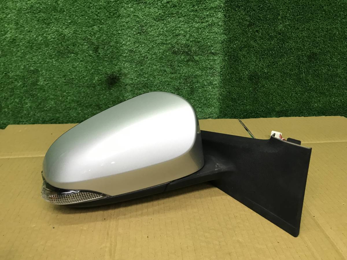 管0922　NCP131　ヴィッツRS　フロント右　ドアミラー　7ピン　カラー：1F7　動作正常　