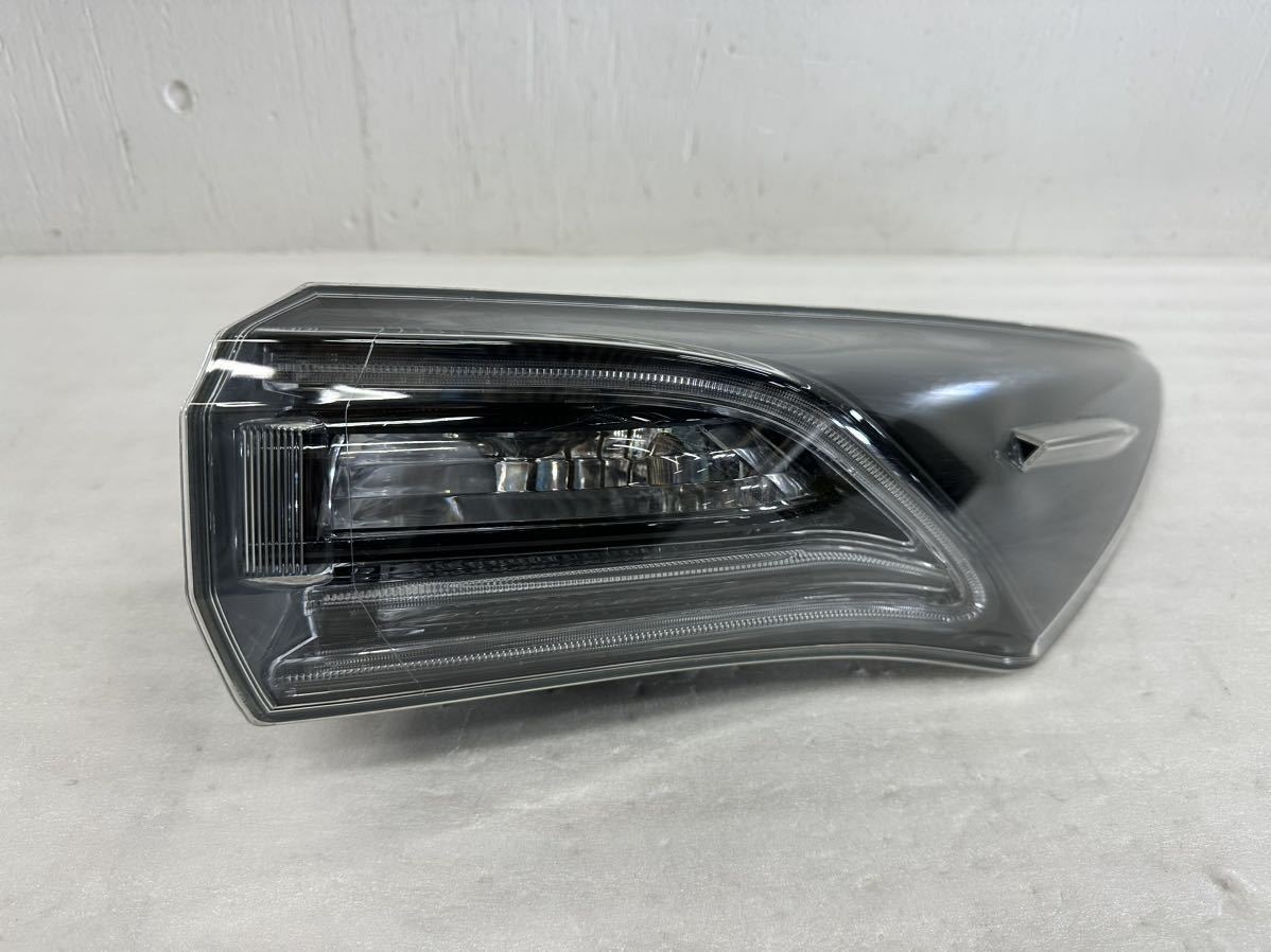 60ハリアー 前期 純正テールランプ 5A20 ハリアー ZSU60W 前期 純正 テールランプ 右 ICHIKOH 48-148