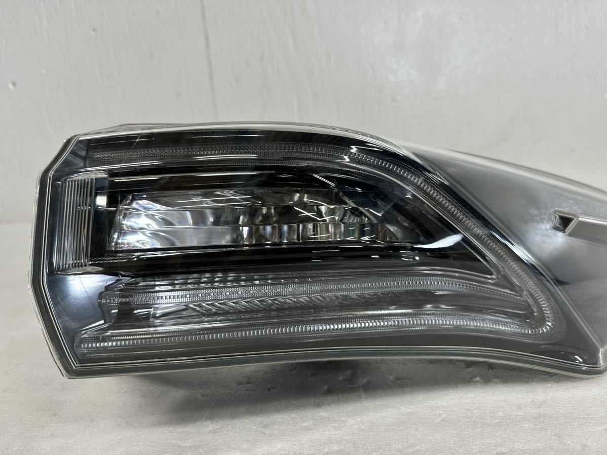 5A20 ハリアー ZSU60W 前期 純正 テールランプ 右 ICHIKOH 48-148