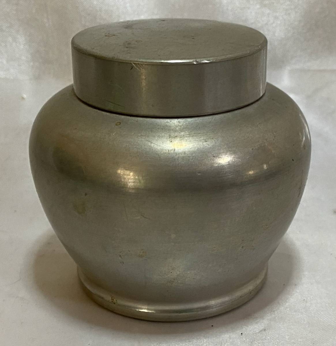 【即購入可】古い錫製茶筒／「浄足」銘／茶器／茶道／煎茶／骨董／古美術／鋳造／古玩 煎茶道具 乾茂號造 中国古玩 茶托 錫製 茶道具 茶器 極上品 時代物 五
