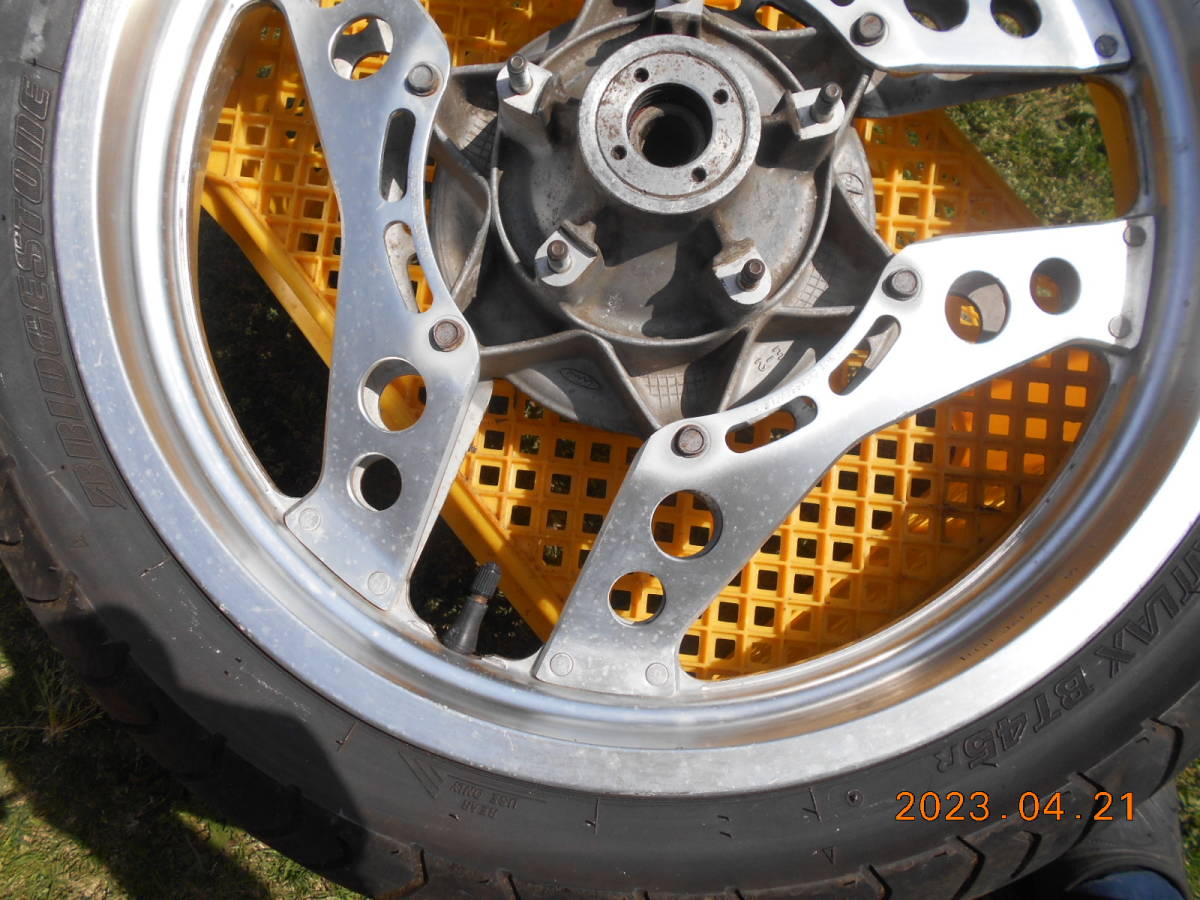 ホンダ純正RC04 CB750Fリヤホイール FCブーメランコムスター 18インチ