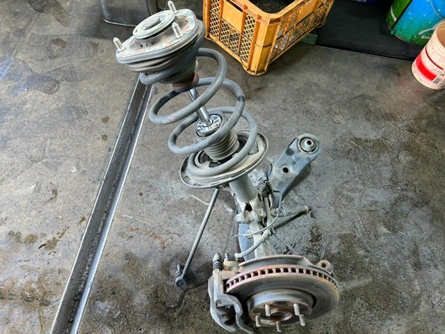 ★ヴェルファイア★　ANH20　フロントストラット左　管理番号　4547