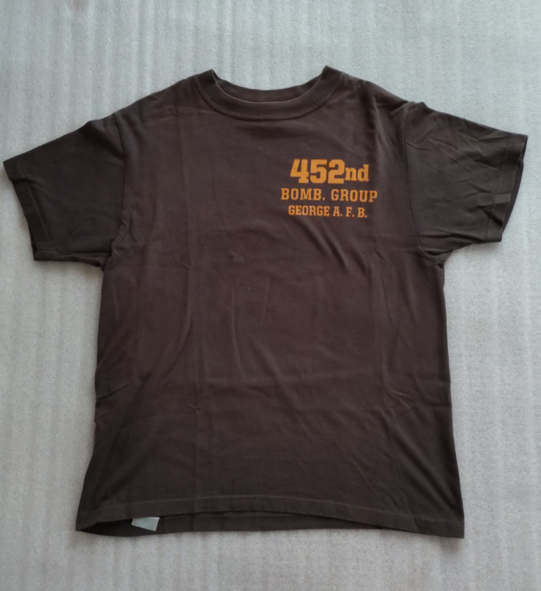 BuzzRickson's バズリクソンズ　452nd BomB Group ミリタリー系半袖Tシャツ　USA製 Mサイズ　ブラウン系フェードカラー　古着