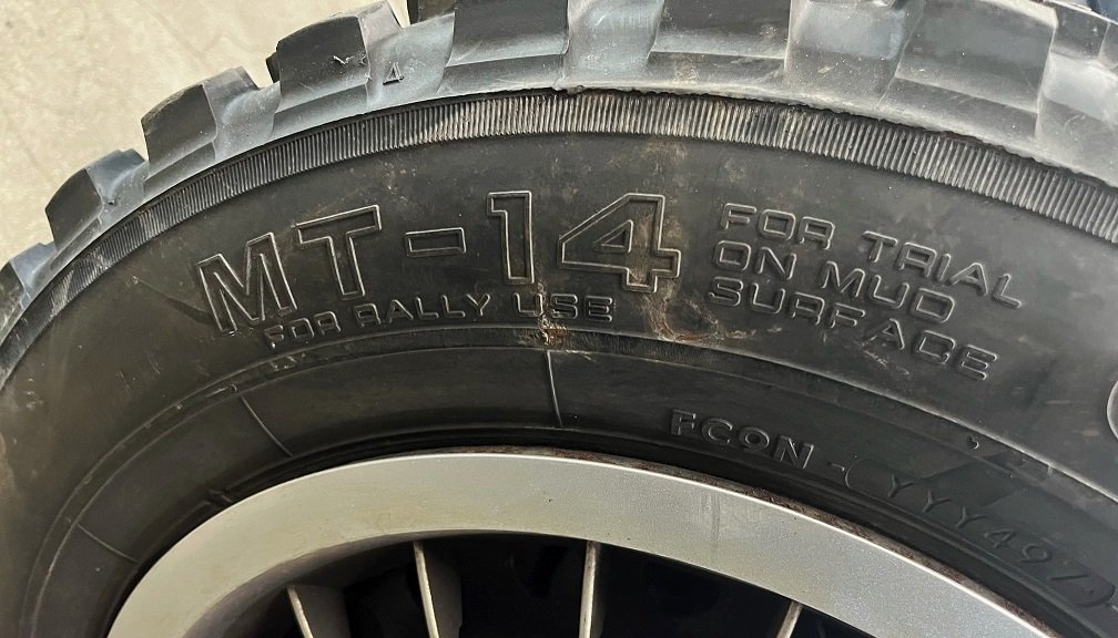TS YOKOHAMA スパイクタイヤ MT-14 195/65R15 2000年製造 カップピン ラリー用 車検非対応 店頭引き取り歓迎 195/65R15 中古スパイクタイヤ／カップピン4本 ヨコハマ アドバン MT
