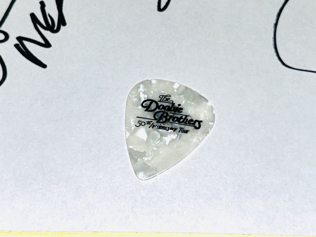 THE DOOBIE BROTHERS &frasl; ドゥービー・ブラザーズ 直筆サイン入り色紙