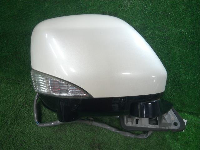 【SALE，定番人気】 エルグランド DBA-TE52 右サイドミラー 250ハイウェイスター 7人 QR25DE QAB 96301-1JB1A(ドアミラー)｜売買されたオークション情報、yahooの商品情報をアーカイブ公開 - オークファン 日産用