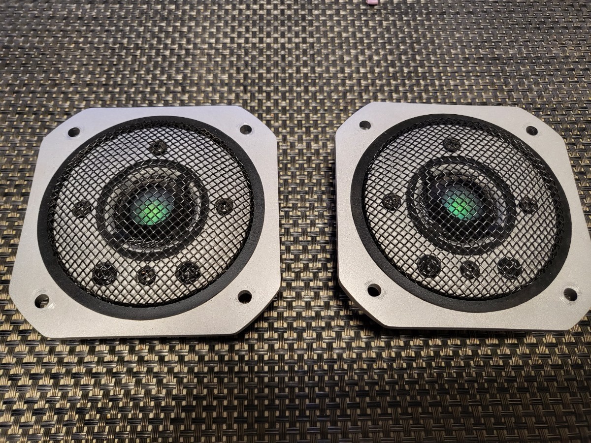 爆買い，定番 BOSE Bass Module Model B1 ポータブルスピーカー