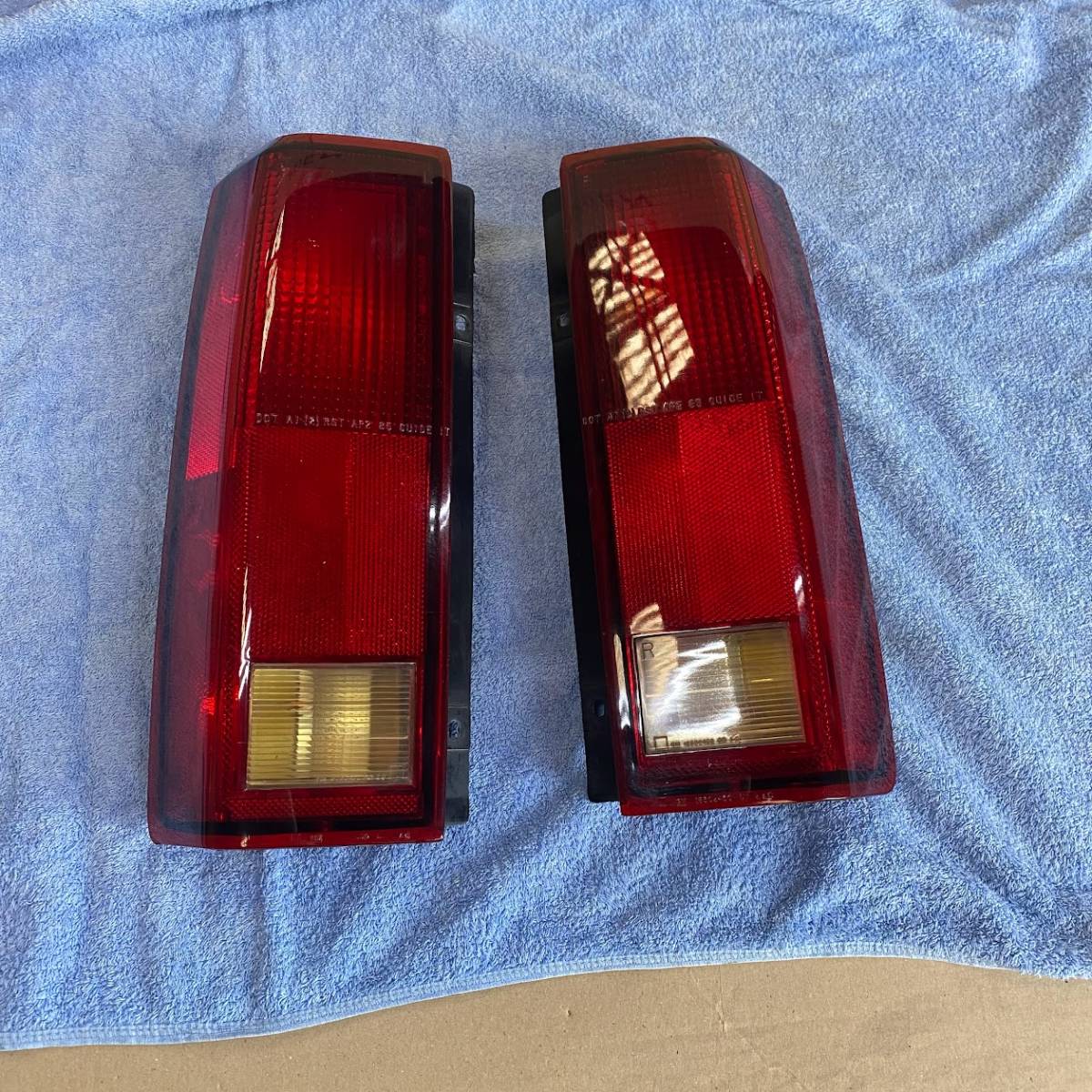 ★美品 シボレー アストロ 1985ー2005年 GM純正 テールランプ アメ車 ☆美品 シボレー アストロ 1985ー2005年 GM純正 テールランプ アメ車 ☆ 超